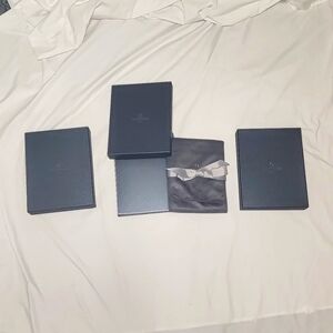 3 Montagne Tapper Necklace Boxes and Wraps